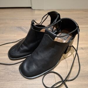 Transit Women's 90's Black Leather "Mary Jane" Lace-up Shoes (Size EU 37.5/US 7)